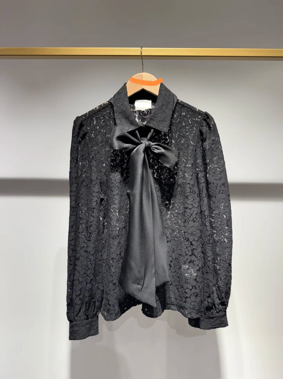 Lavallière Lace Blouse