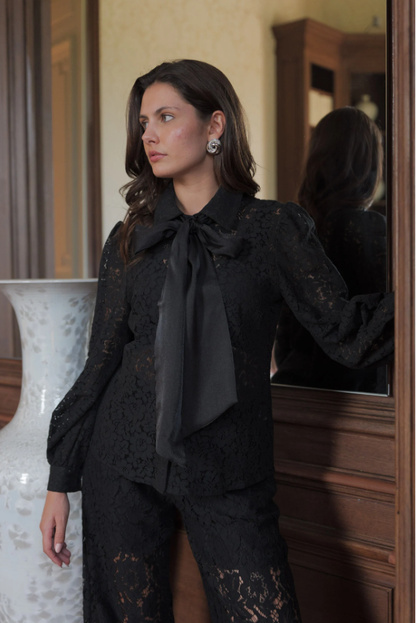 Lavallière Lace Blouse